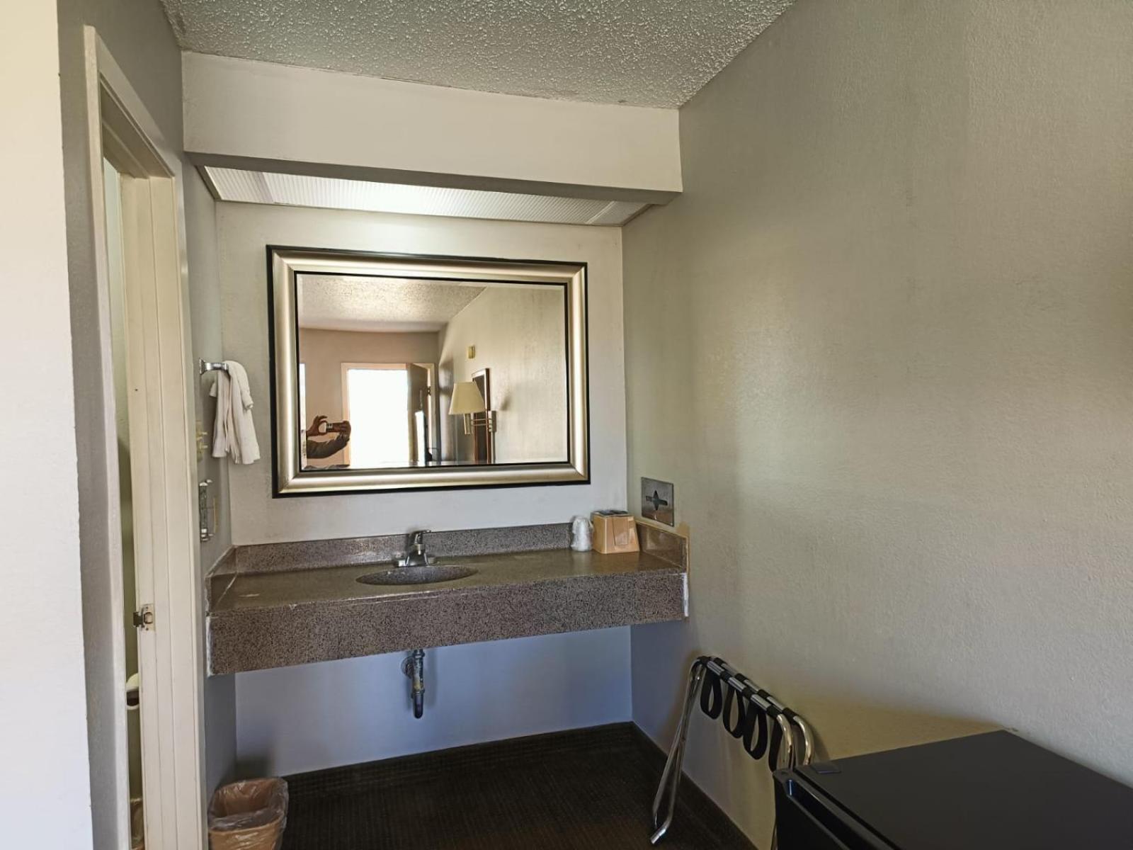 Executive Inn By Oyo Kilgore North Buitenkant foto